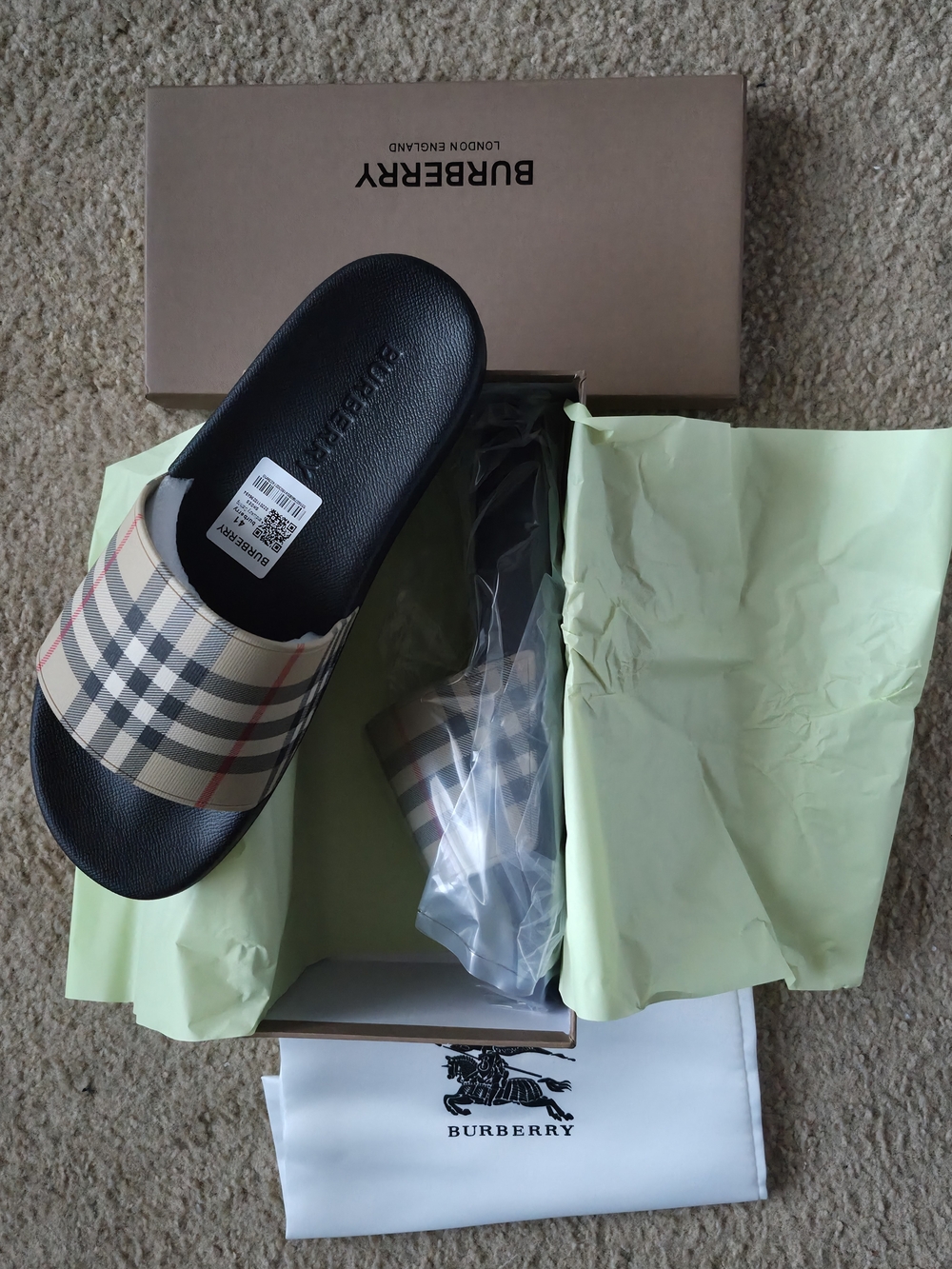 Burberry Mens/Womens Slides Size Europe 41, M8, W9.5 Brand New  vendidas